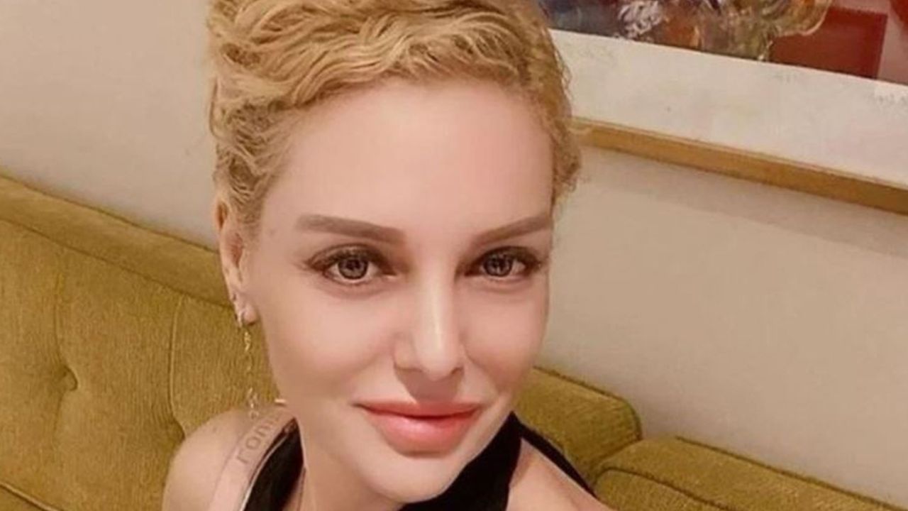 Beste Açar kimdir?