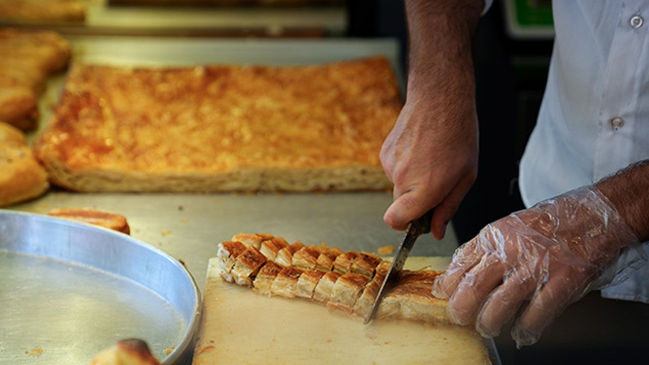 Aralarında ünlü yerler de var! Börek diye bakın ne satmışlar...
