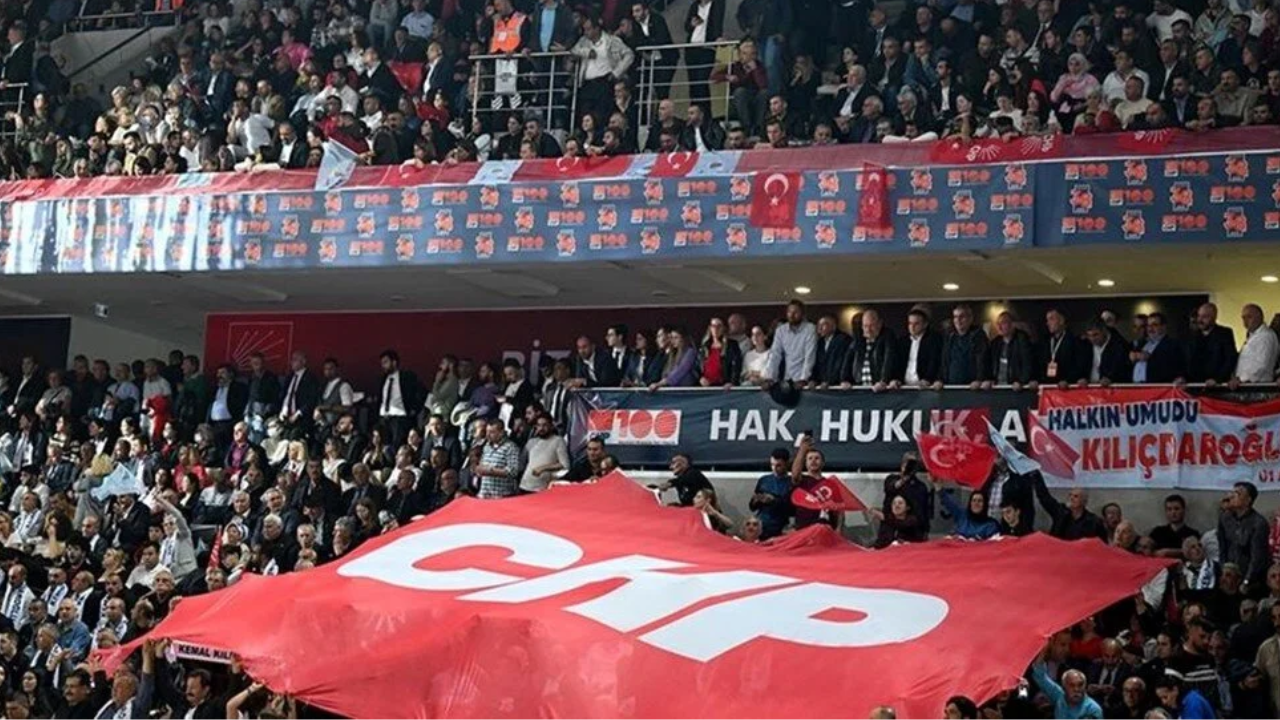 CHP'de Özgür Özel'in Anahtar Listesi Belli Oldu! thumbnail