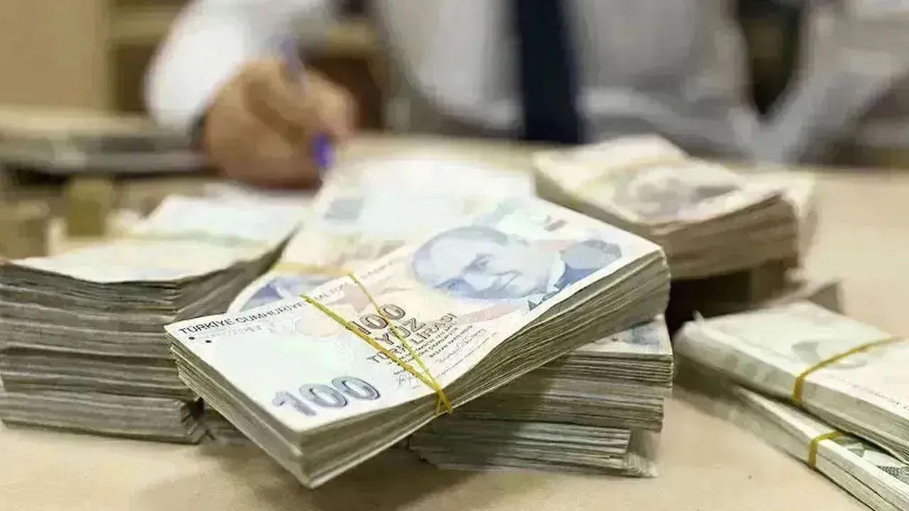 Bankaların Mevduat Faizi Yarışı! 285 Bin Liranın Aylık Getirisini Görünce çok şaşıracaksınız... thumbnail