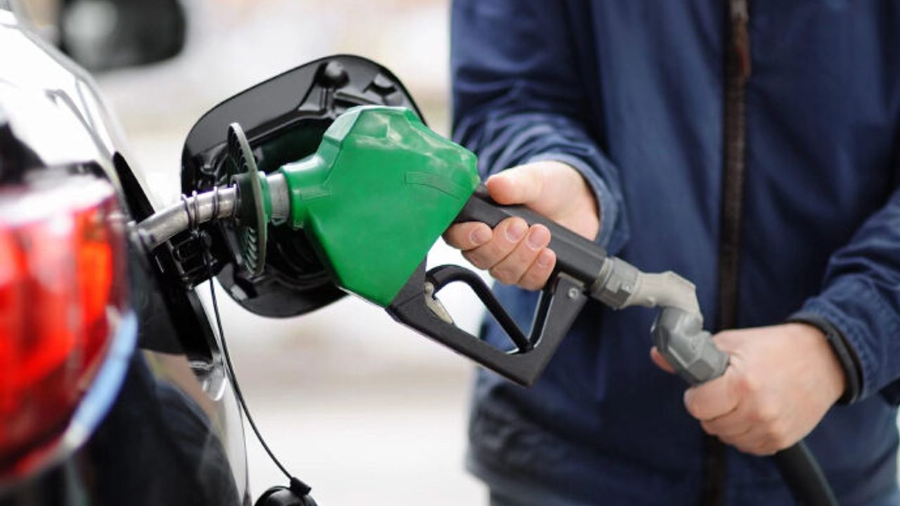 Benzine gelen peş peşe indirimlerden sonra bu kez zam geliyor