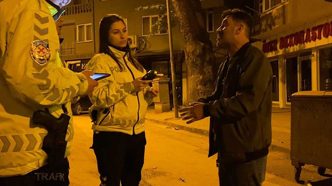 Alkolmetre testini reddeden ehliyetsiz sürücünün polislere söyledikleri pes dedirtti