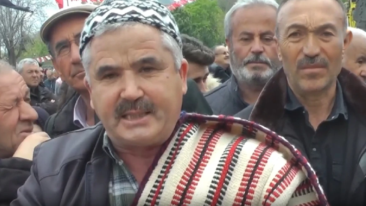 Vatandaş da heybesini çıkardı: Bunda turp yok, adaleti dolduracağız