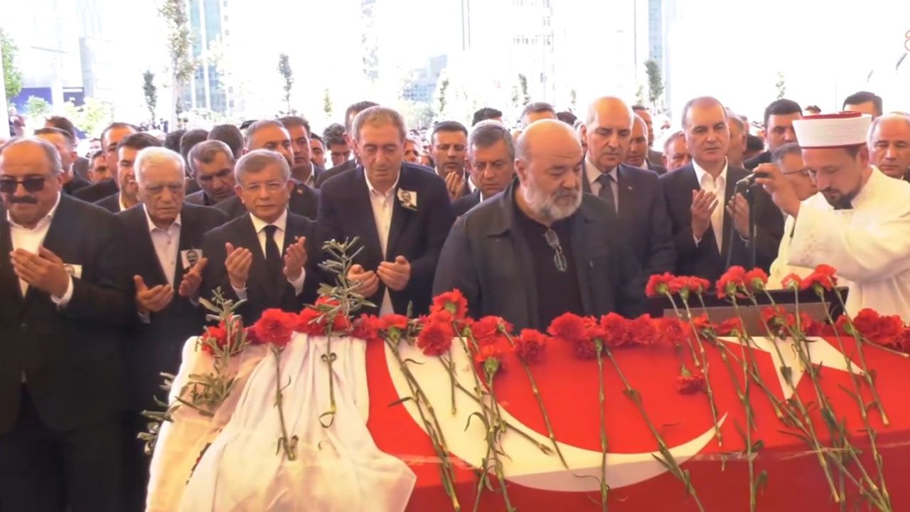 Sırrı Süreyya Önder'in cenaze namazını kıldırmıştı! İhsan Eliaçık: Aynı cezaevinde yattık