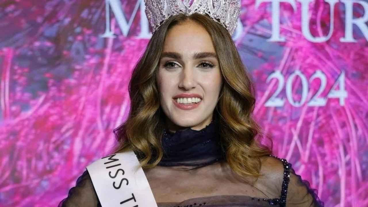İdil Bilgen Miss World'de çeyrek finalde
