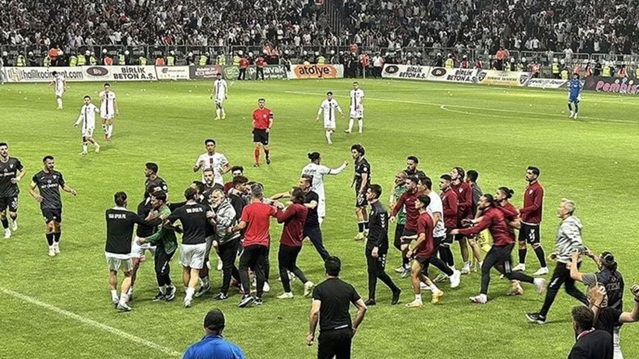 TFF'den Olaylı Elazığspor-Vanspor FK Maçına Ilişkin Ilk Açıklama thumbnail