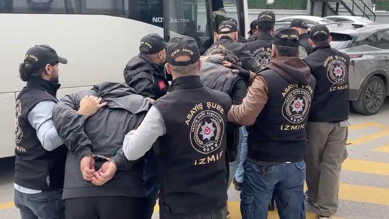 Kendilerine 'Acımasızlar' Diyen Suç Grubuna Operasyon: 10 Tutuklama thumbnail