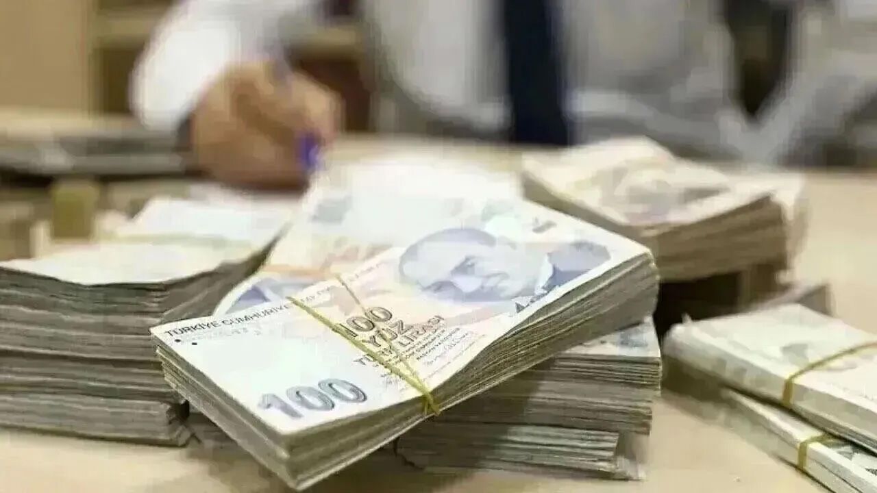 Bankaların mevduat faizi yarışı! 2 milyon 250 bin liranın aylık getirisi uçtu