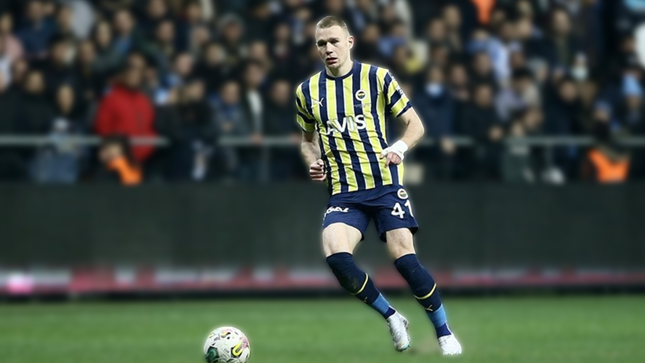 Eski Fenerbahçeli Attila Szalai Süper Lig'e Geri Döndü thumbnail