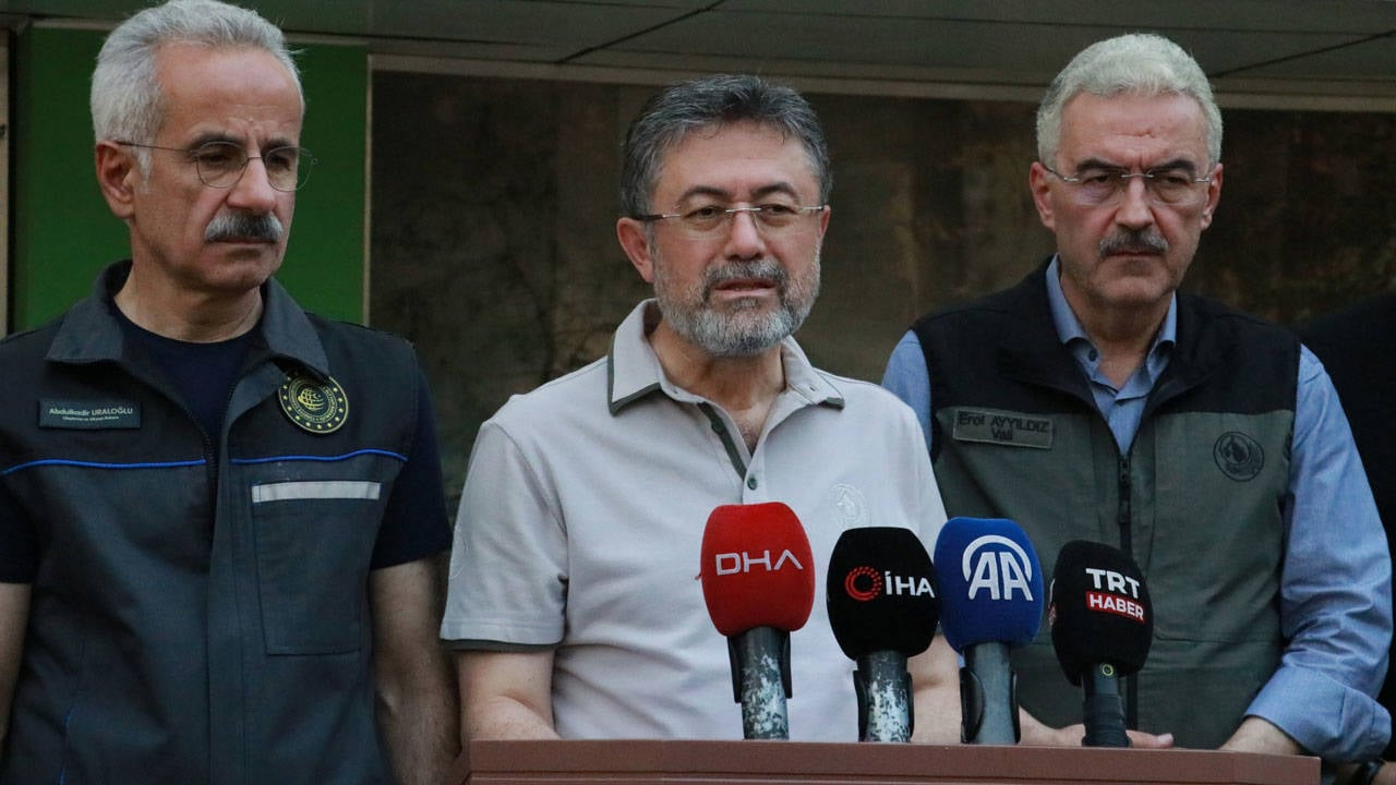 Orman Yangınlarında Son Durum! Bakan Yumaklı: Üç Ilde Yangın Devam Ediyor