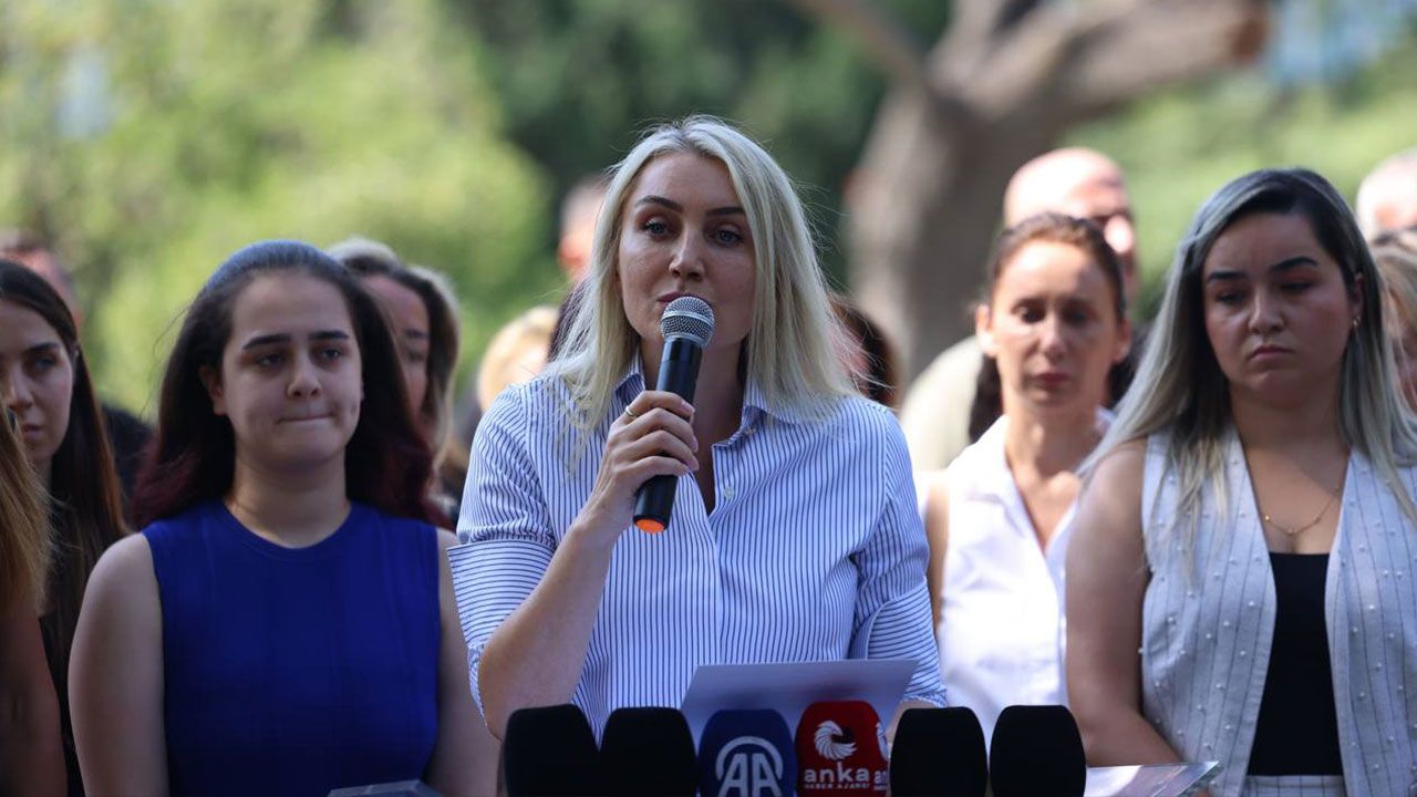Dilek İmamoğlu’ndan İBB Operasyonuna Tepki: Demokrasiye Ve Hukuka Ağır Darbeler Vuruluyor
