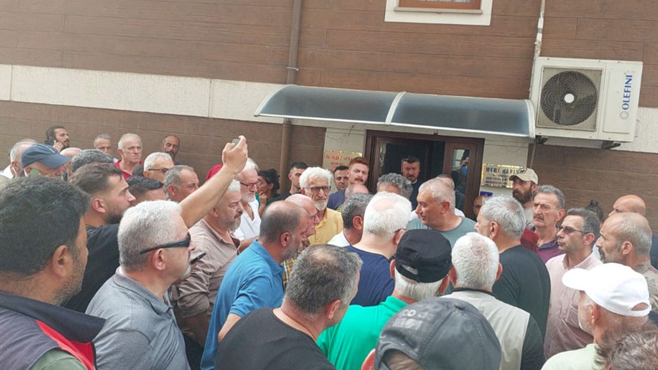 Fındıklı Belediye Başkanı Ercüment Şahin Çervatoğlu’na Yumruklu Saldırı