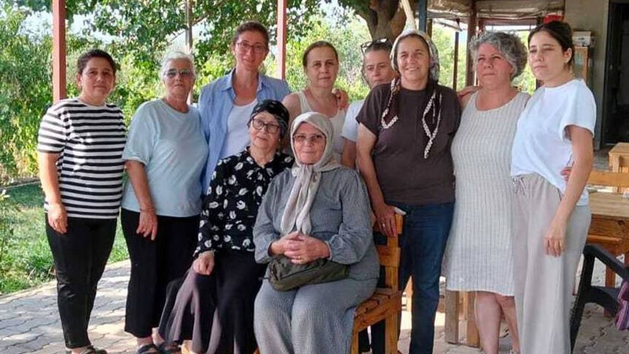 İmamoğlu’nun Annesi Havva İmamoğlu, Murat Çalık’ın Annesini Ziyaret Etti