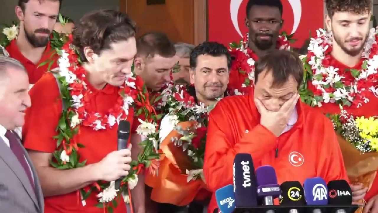 Avrupa Ikincisi 12 Dev Adam Yurda Döndü