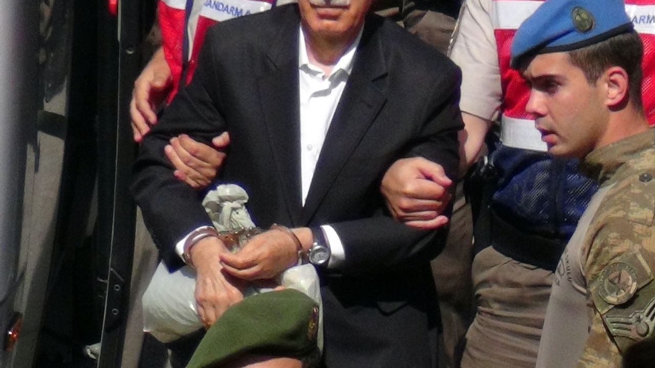 FETÖ sanığı eski vali Şahabettin Harput'a hapis