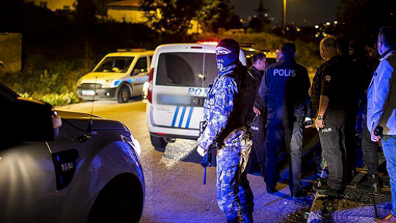 Kayseri'de devriye gezen polis aracına silahlı saldırı