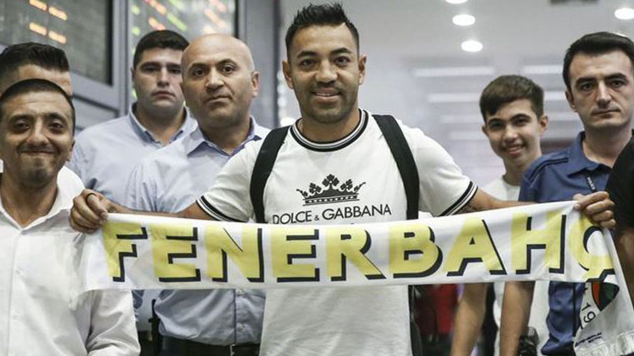 Fenerbahçe'nin transferinden vazgeçtiği Marco Fabian'da sıcak saatler...