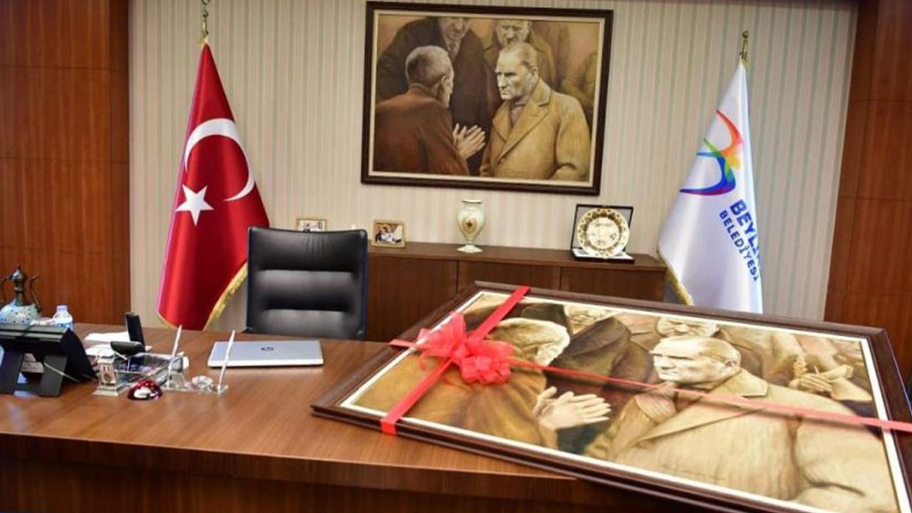 Atatürk tablosu Beylikdüzü’nden yola çıktı Saraçhane'ye gidiyor
