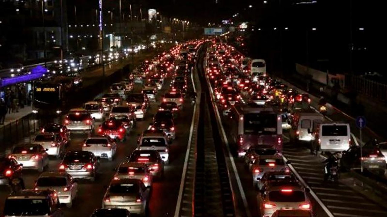 İstanbul'da yağmur trafiği! İşte son durum...