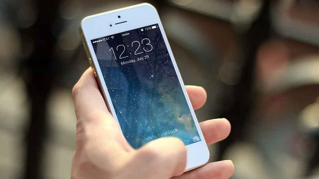 Apple telefonu yavaşlayan iPhone kullanıcılarına para ödeyecek