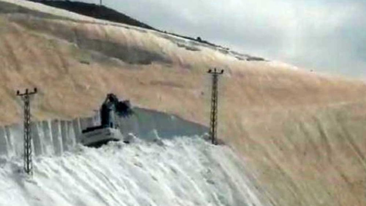 Haziran ayında Hakkari'de 7 metrelik kar