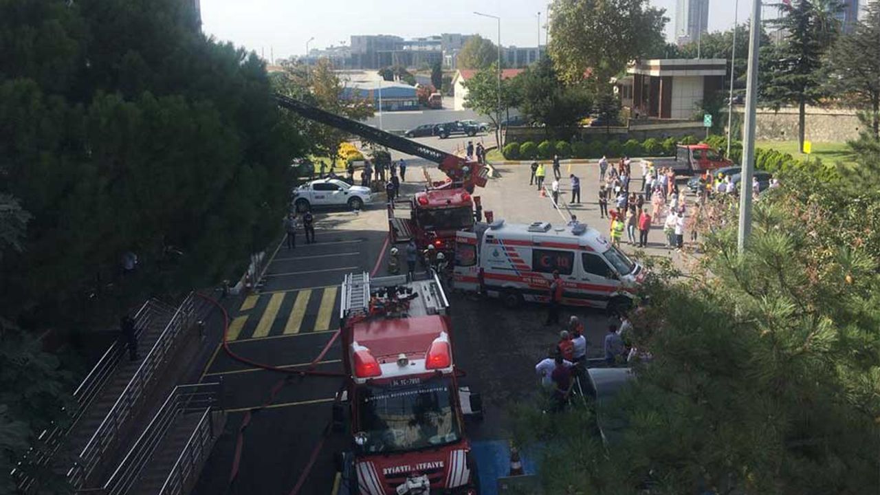 Kartal'da deprem anında yangın müdahale ve kurtarma tatbikatı yapıldı