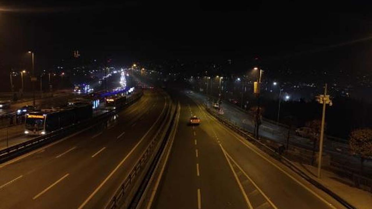 Sokağa çıkma kısıtlaması saat 20.00 itibarıyla başladı: Sabah 05.00'te sona erecek