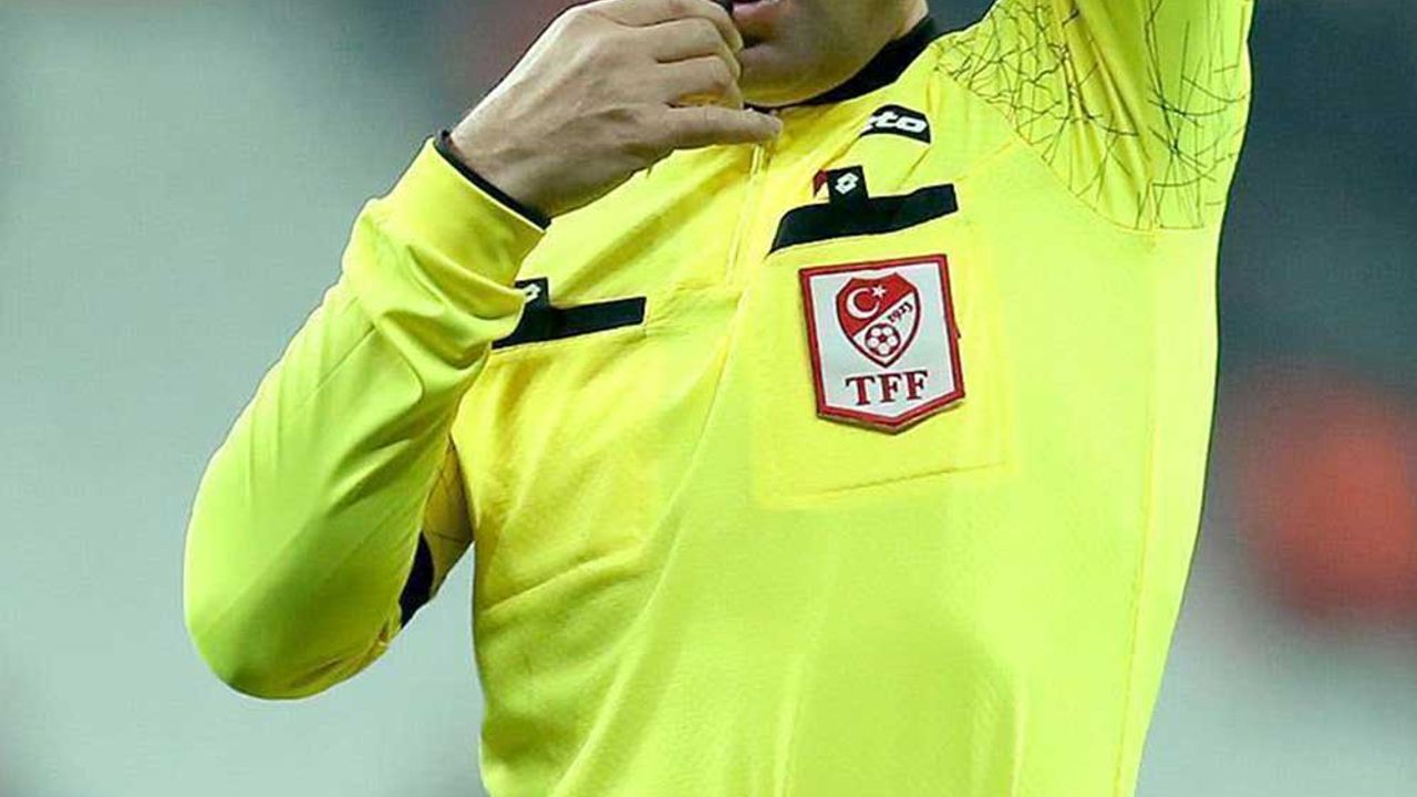Beşiktaş - Galatasaray derbisini yönetecek hakem belli oldu