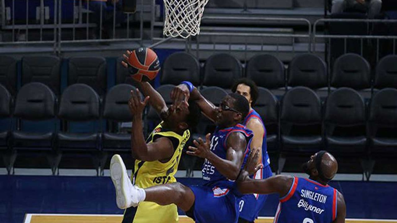 Fenerbahçe’de seriyi Efes Pilsen farklı bitirdi