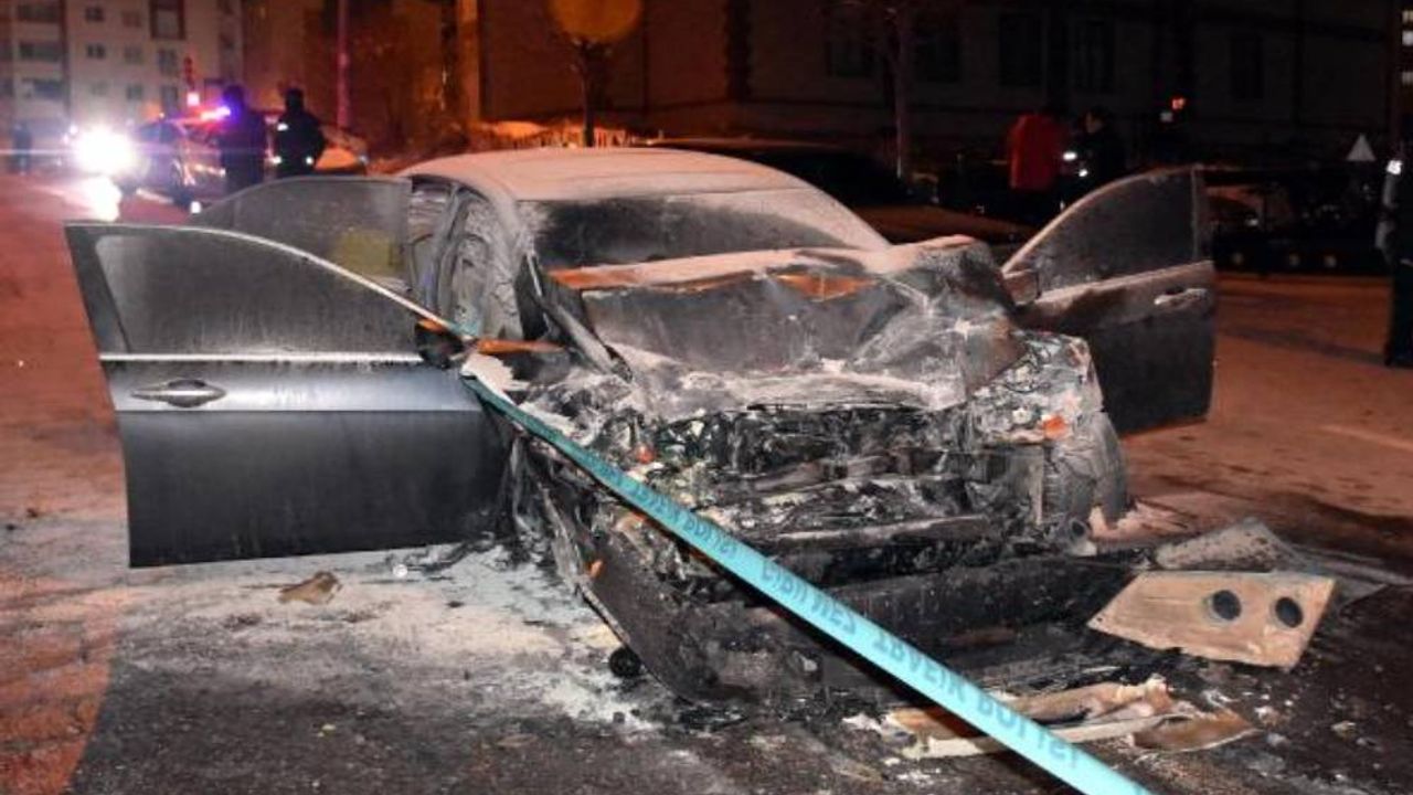 Kayseri'de otomobil ile midibüs çarpıştı: 1 ölü, 4 yaralı