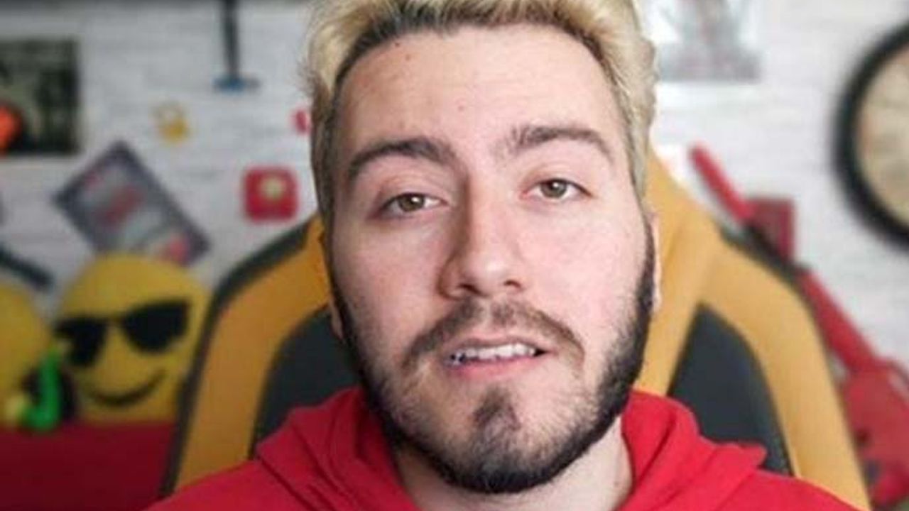 Enes Batur'un YouTube'a video yüklemesi yasaklandı!