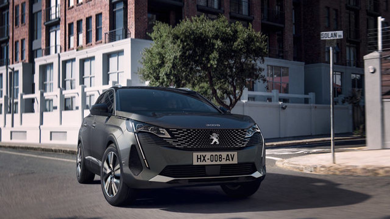 Peugeot popüler SUV modeli 3008’in fiyatlarını güncelledi