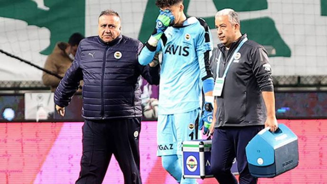Fenerbahçe'de Altay Bayındır, 3 ay sahalardan uzak kalacak