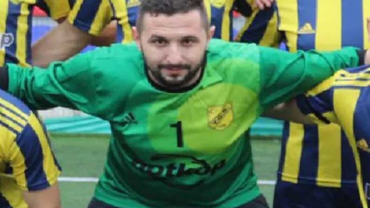 Kırmızı kart gören kaleci, tabancayla soyunma odasını bastı