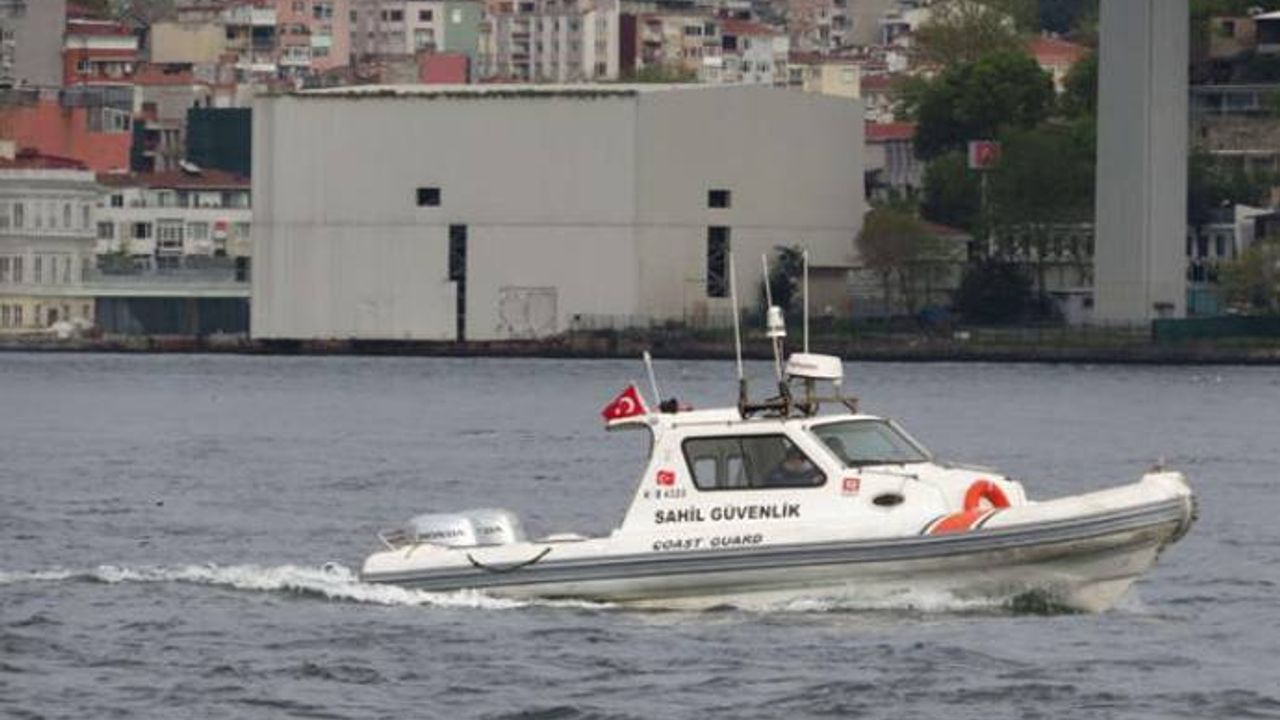 Sahilde fotoğraf çekilirken düştüğü Boğaz'da kayboldu