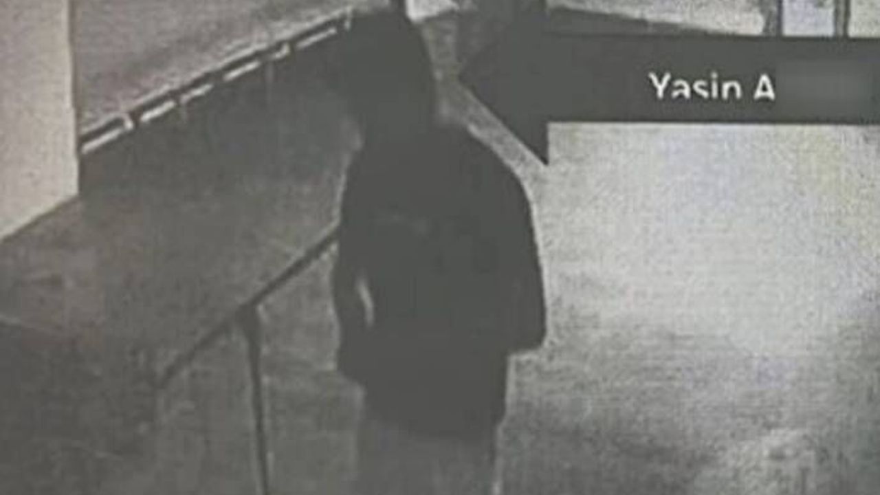 Eve giren hırsız uyuyan kadını öptükten sonra telefonunu çaldı! - Tele1 TV  Canlı yayın