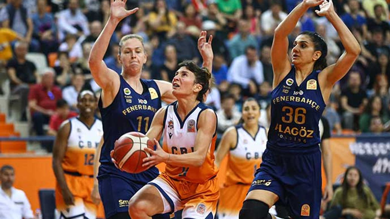 Fenerbahçe final serisinin ilk maçını kazandı
