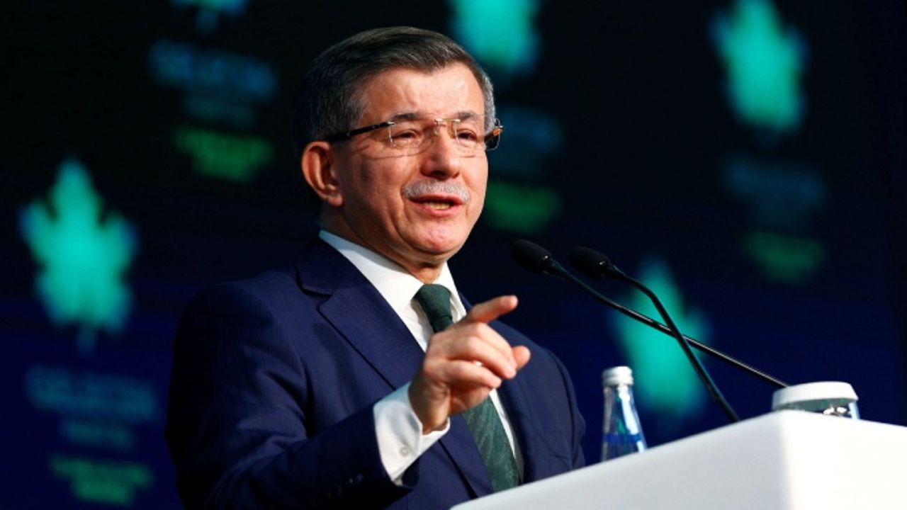 Davutoğlu'ndan 'İttifaksız' yerel seçim kararı