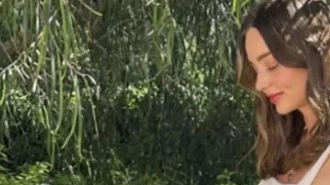 Dünyaca ünlü model Miranda Kerr dördüncü çocuğuna hamile
