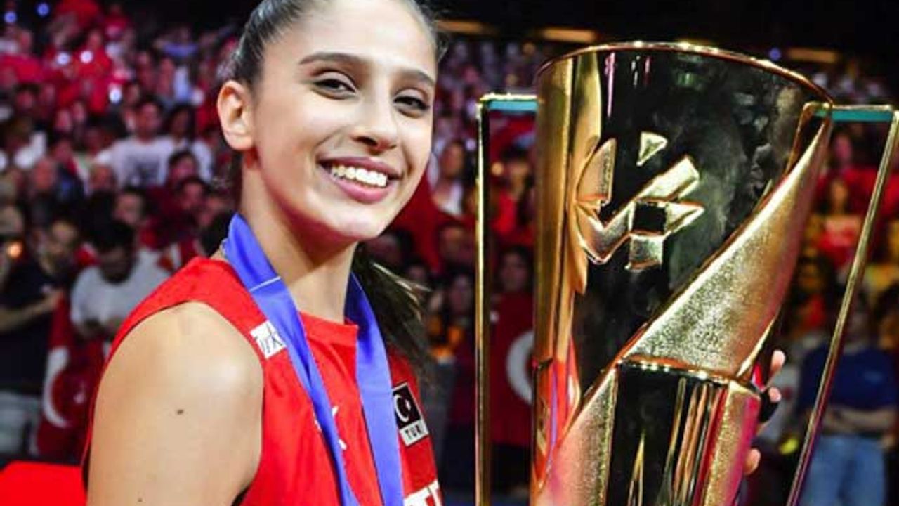 Milli voleybolcu Derya Cebecioğlu Japonya’da depreme yakalandı
