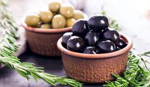 Öğrendiğinizde çok şaşıracaksınız! Siyah zeytin mi faydalı yeşil zeytin mi?