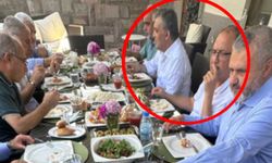 AKP'de tartışma yaratan fotoğraf! Gül ile yemek yediler