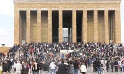 Anıtkabir'e yabancı ziyaretçi akını