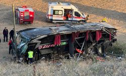 Türkiye güne felaketle uyandı! Afyonkarahisar'da yolcu otobüsü şarampole uçtu: 21 yaralı