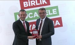 Özgür Özel KKTC'de CTP lideri ile görüştü