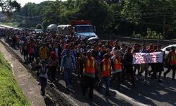 Meksika’dan binlerce göçmen seçim bitmeden ABD’ye girmek için yolda