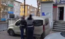 İstismar hükümlüsü firari polis arabasına çarpıp kaçtı!