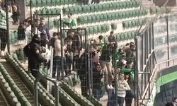 Kocaelispor maçında olay! Iğdırspor taraftarları bariyerleri ve koltukları parçaladı