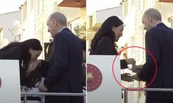 Erdoğan'dan elini öpen kadın vekile harçlık