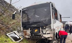 İşçi servis midibüsü kaza yaptı! 4'ü ağır, 25 yaralı